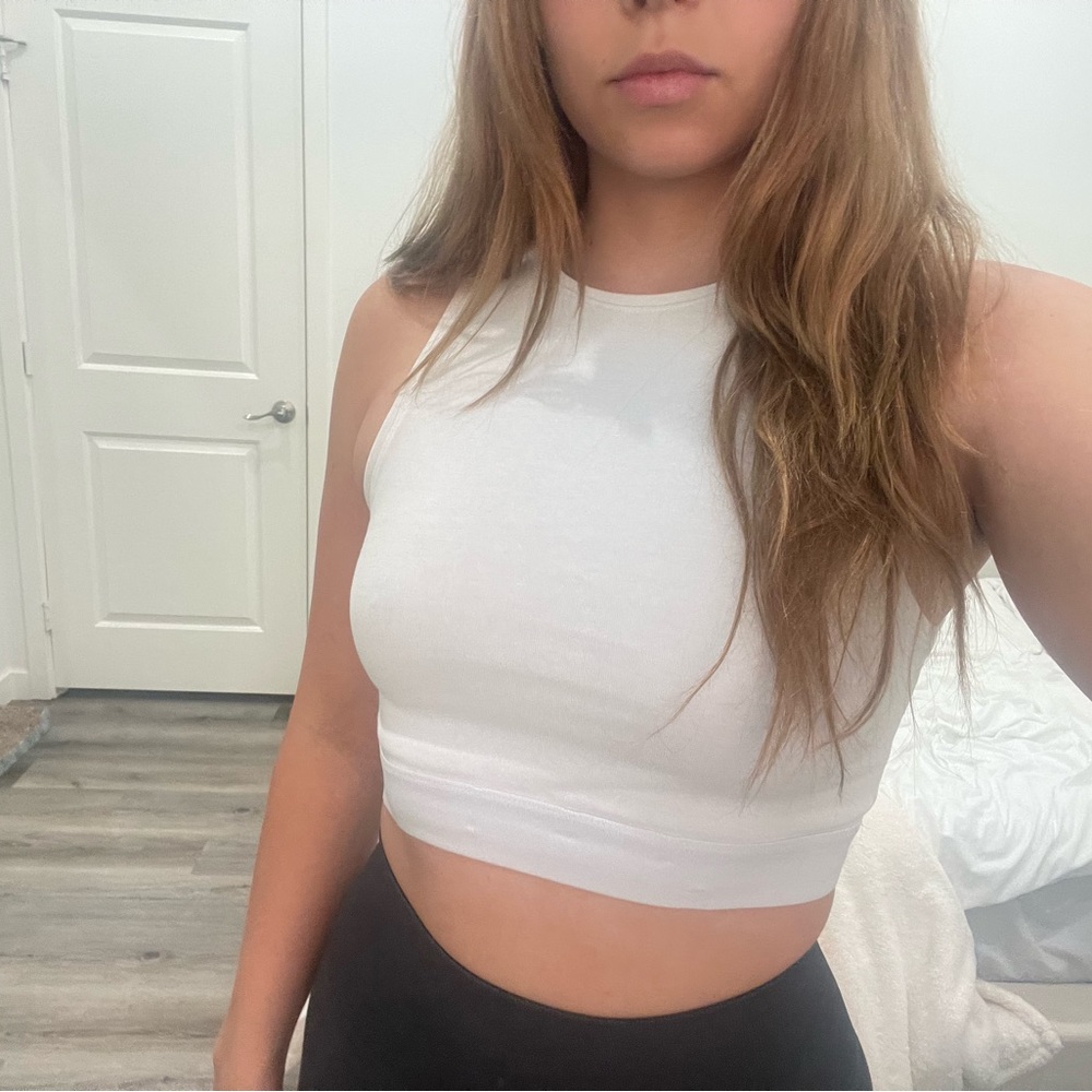 🤍 Cute white crop top 🤍